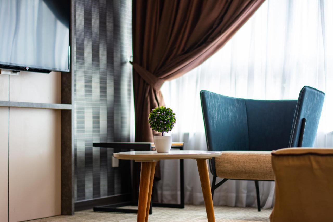 Glex Hotel Signature Johor Bahru Exterior foto